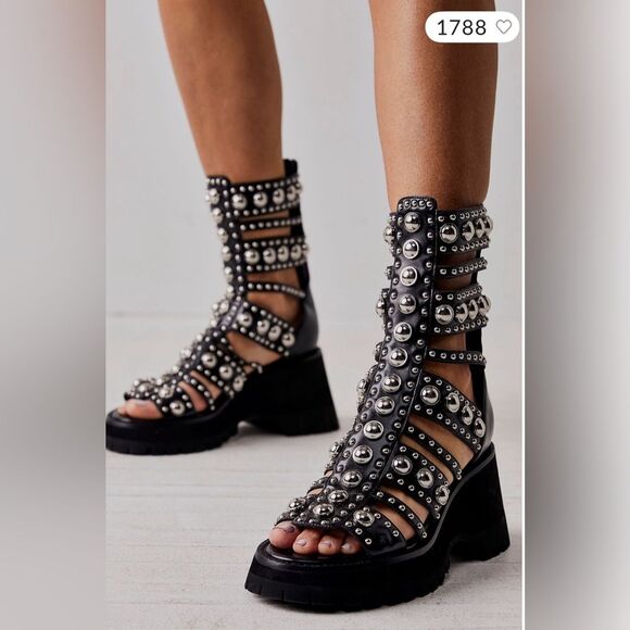 Jeffrey Campbell Black and Silver Gladiator Sandals/ size 8 - Picture 1 of 10